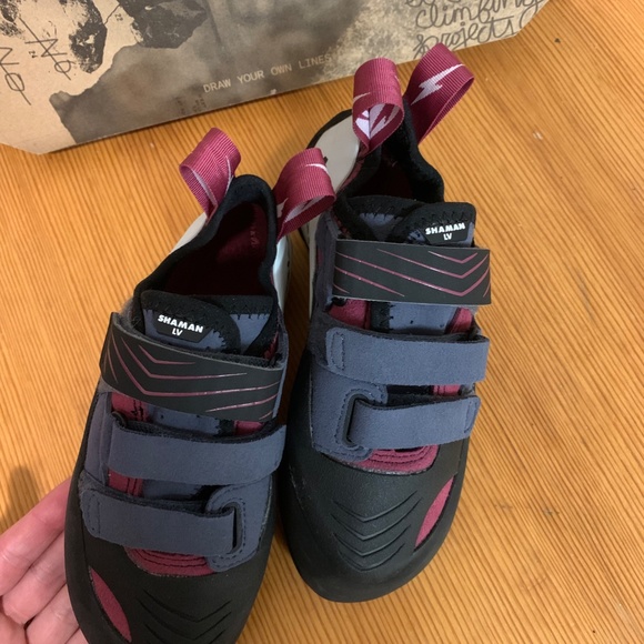 Evolv Shaman LV Rock Climbing Shoes - Picture 3 of 4